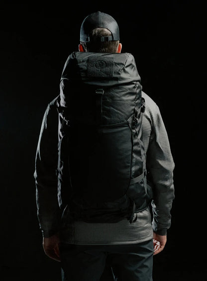 PINNACLE 42L HIKING BACKPACK