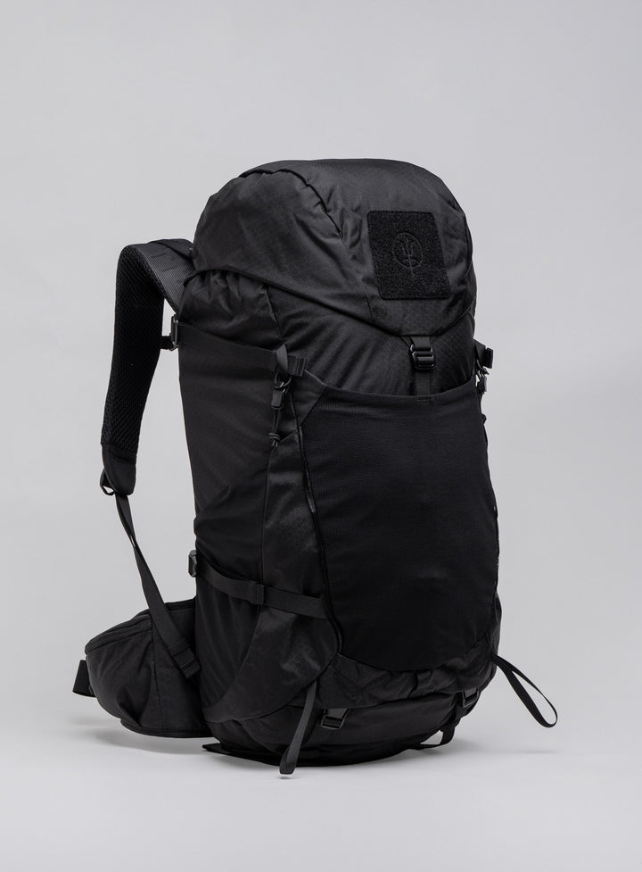 PINNACLE 42L HIKING BACKPACK